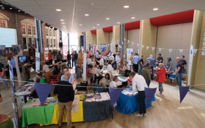 Erfgoedloketfair in Veendam trekt veel geïnteresseerde bezoekers
